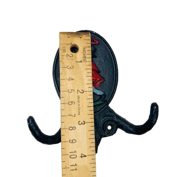 Vintage Cast Iron Wall Hook With Painted Colonial Figure Design 4" - Picture 6 of 7